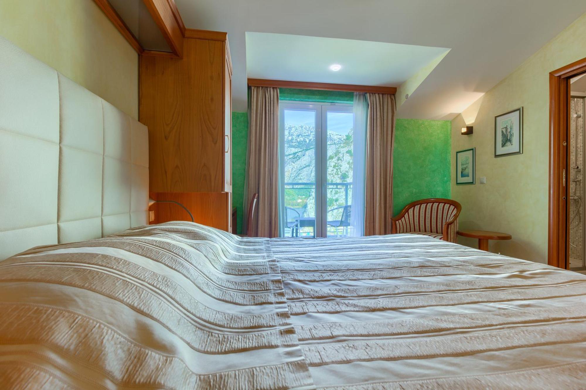 Superior Double Room with Balcony and River View,1531081696:JPEG