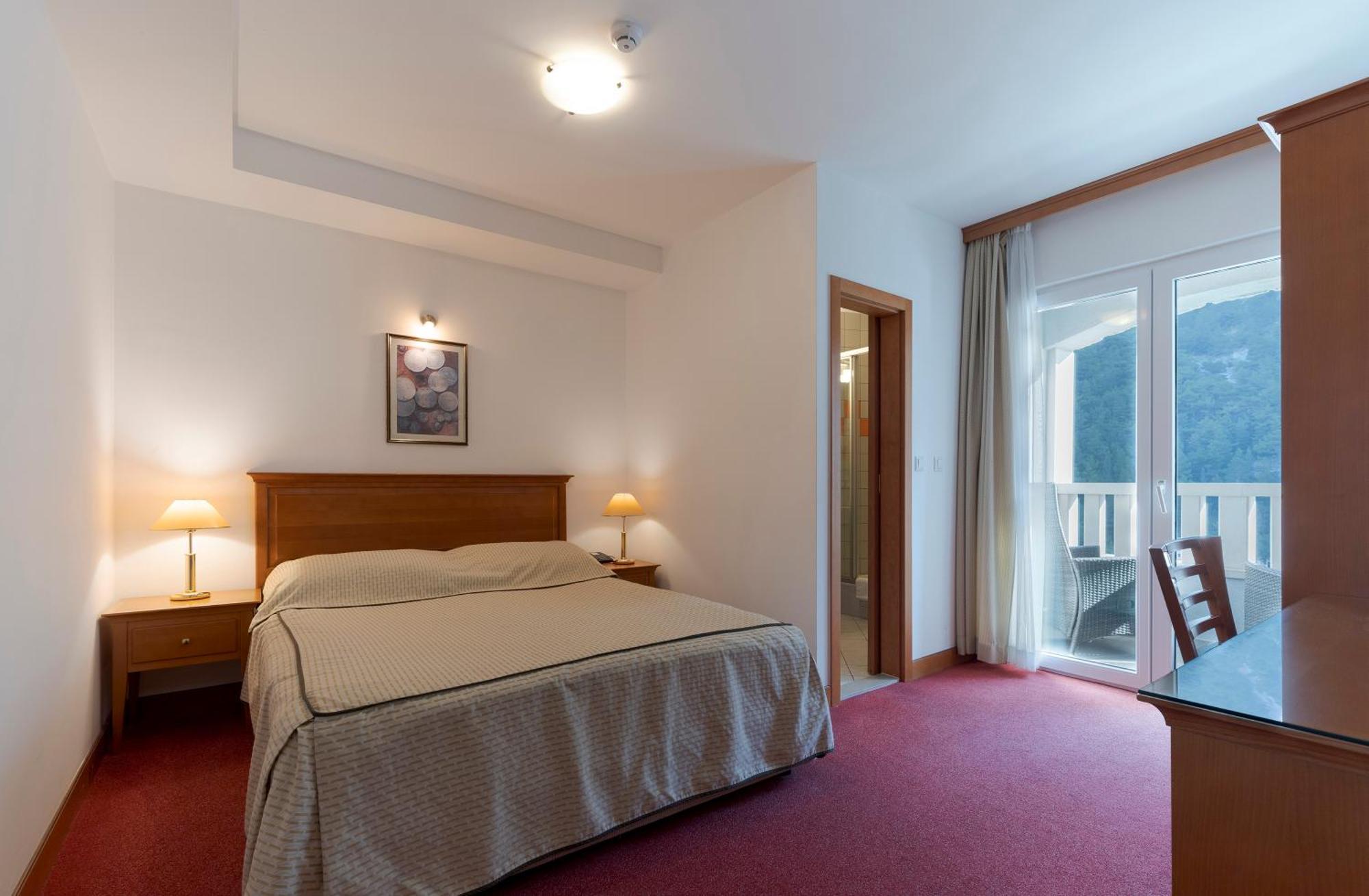 Double Room with Balcony and Side Sea View,1589316487:JPEG